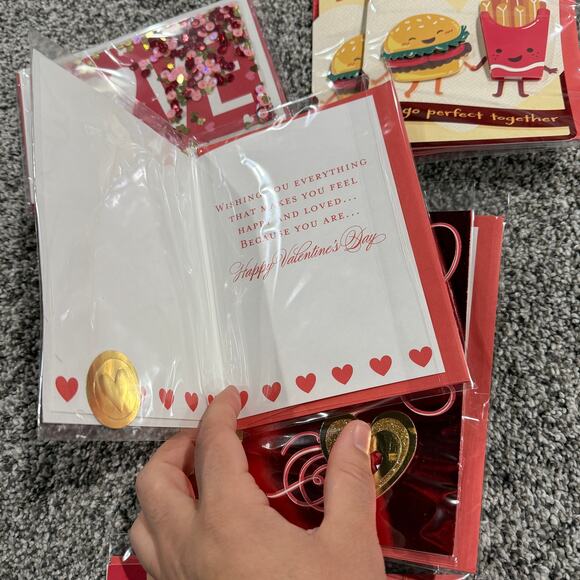 Lot of 25 Valentine's Day Cards, Envelopes VOILA Factory Sealed w/ Sticker Seals - Picture 5 of 7